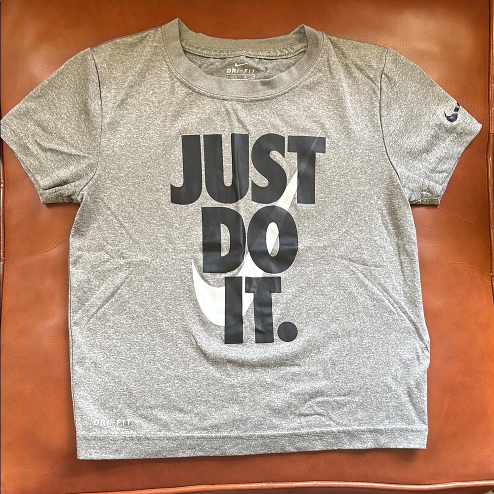 Nike Dri Fit Heather Gray Short Sleeve Graphic Tee Just Do It Swoosh Size 7